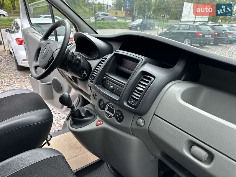 Вантажний фургон Renault Trafic 2013 в Рівному