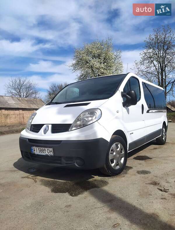 Минивэн Renault Trafic 2010 в 