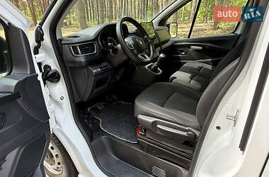 Вантажний фургон Renault Trafic 2023 в 