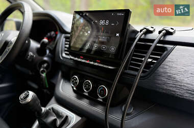 Вантажний фургон Renault Trafic 2023 в 
