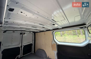 Вантажний фургон Renault Trafic 2023 в 