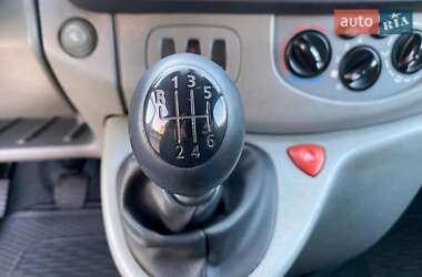 Грузовой фургон Renault Trafic 2012 в 
