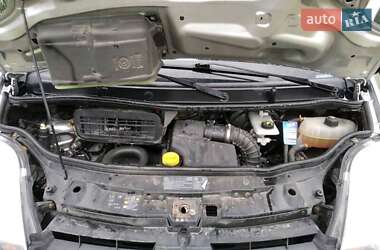 Грузовой фургон Renault Trafic 2012 в 
