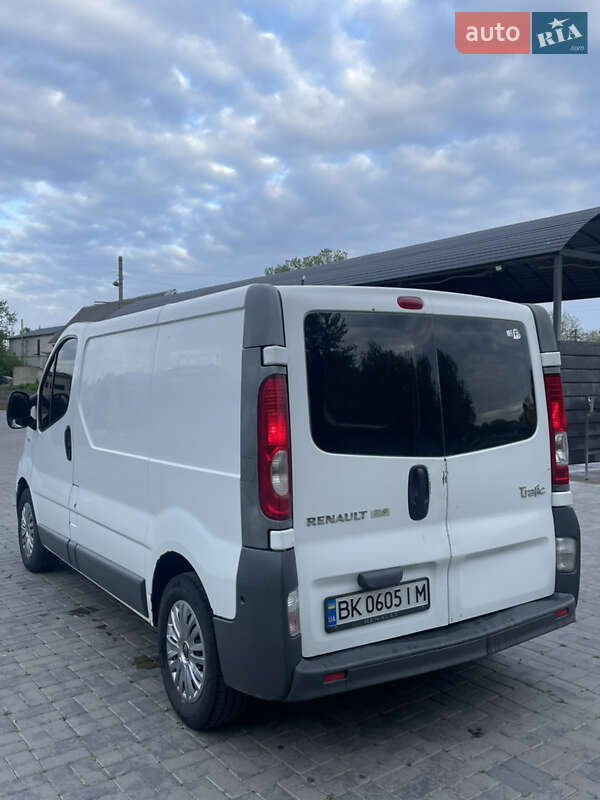 Вантажний фургон Renault Trafic 2011 в Рівному