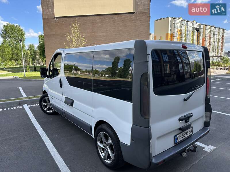 Мінівен Renault Trafic 2004 в Чернігові
