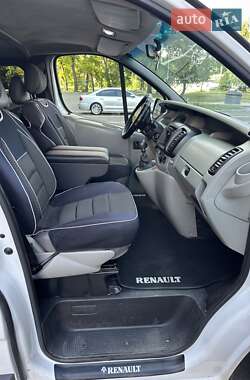 Минивэн Renault Trafic 2004 в 