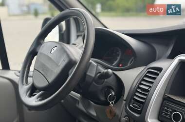 Минивэн Renault Trafic 2013 в 