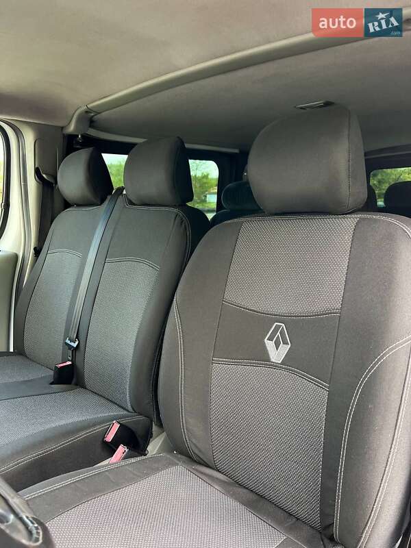 Мінівен Renault Trafic 2006 в Коломиї