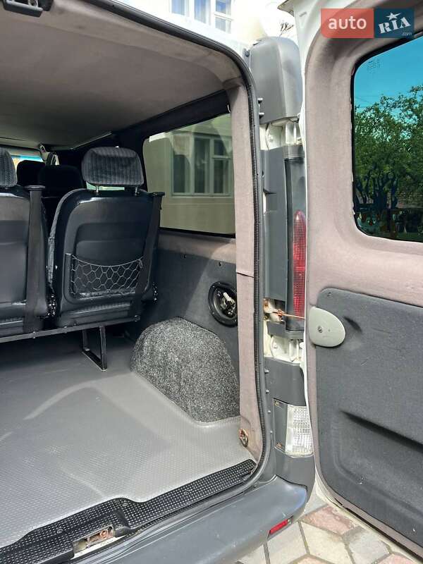 Мінівен Renault Trafic 2006 в Коломиї