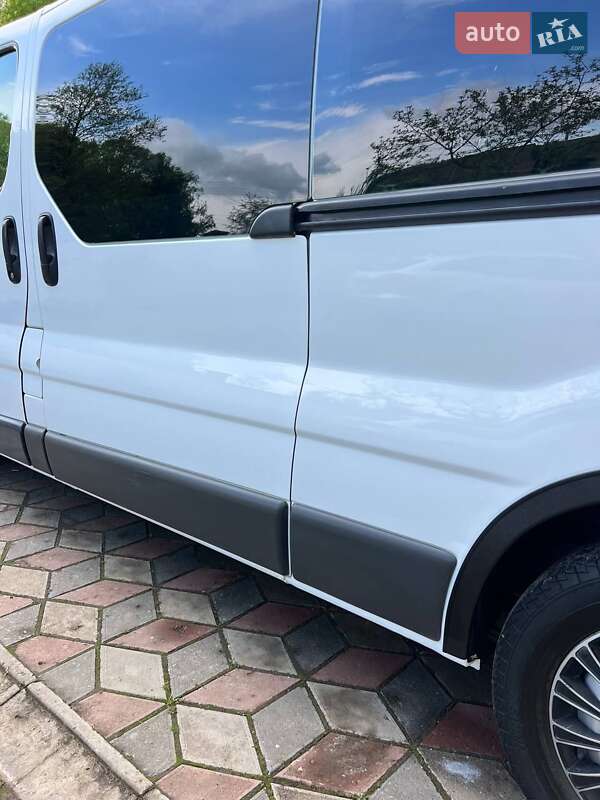 Мінівен Renault Trafic 2006 в Коломиї
