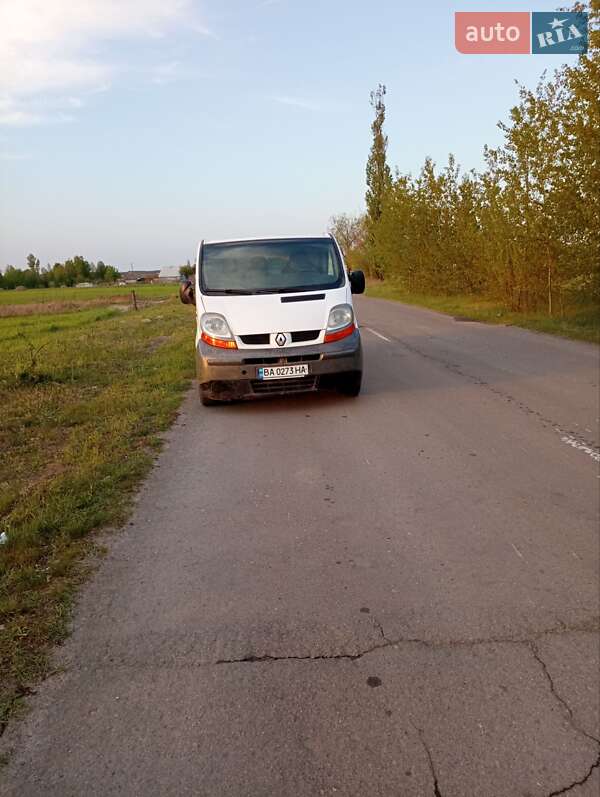 Вантажний фургон Renault Trafic 2004 в Дубровиці
