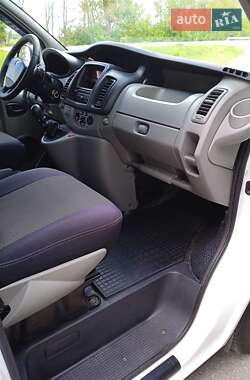 Минивэн Renault Trafic 2013 в 