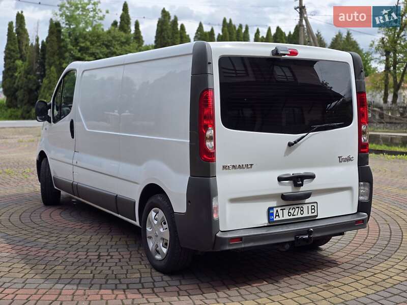 Грузовой фургон Renault Trafic 2012 в Косове