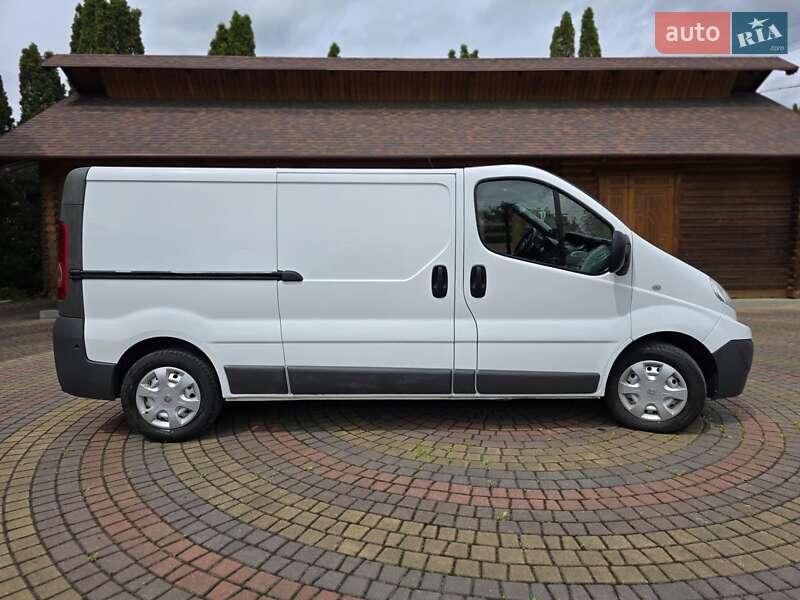 Грузовой фургон Renault Trafic 2012 в Косове