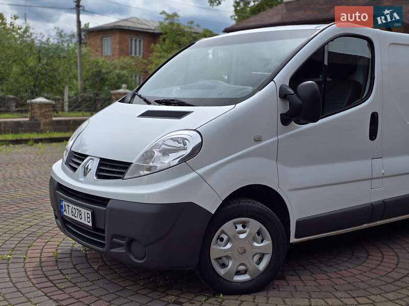 Грузовой фургон Renault Trafic 2012 в Косове