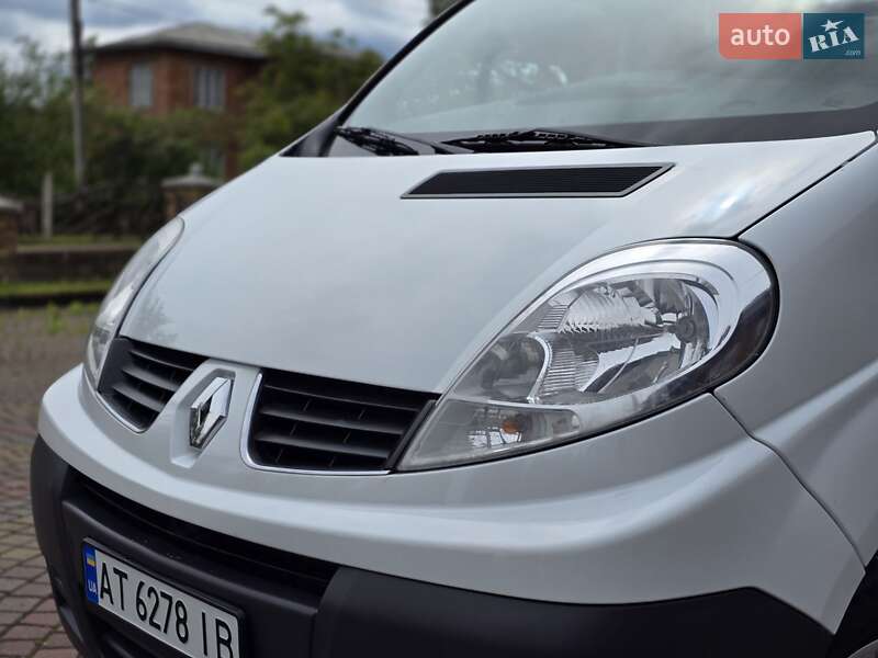 Грузовой фургон Renault Trafic 2012 в Косове