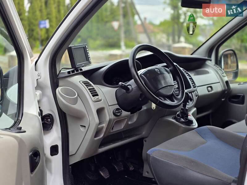 Грузовой фургон Renault Trafic 2012 в Косове
