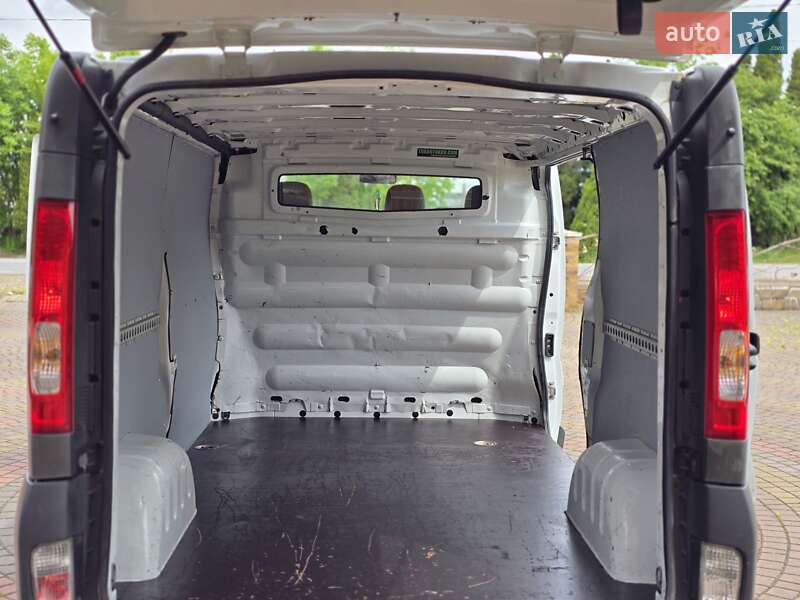 Грузовой фургон Renault Trafic 2012 в Косове