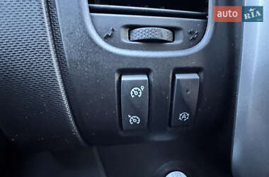 Грузовой фургон Renault Trafic 2020 в 
