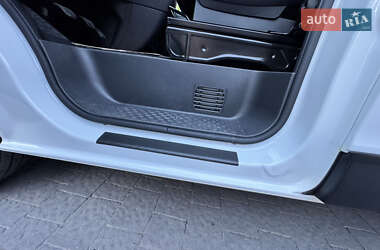 Грузовой фургон Renault Trafic 2020 в 