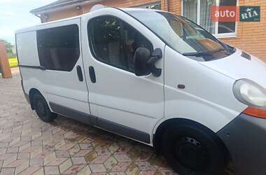 Грузопассажирский фургон Renault Trafic 2006 в 