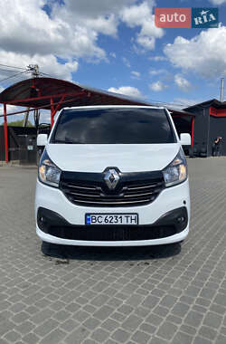 Минивэн Renault Trafic 2016 в 