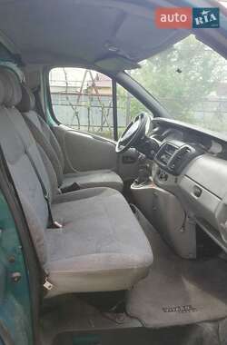 Минивэн Renault Trafic 2004 в 