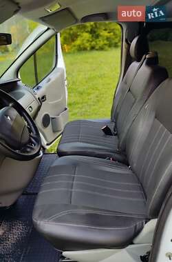 Минивэн Renault Trafic 2010 в 