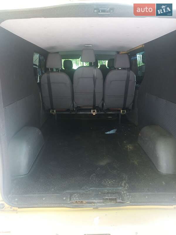 Мінівен Renault Trafic 2012 в Помічній