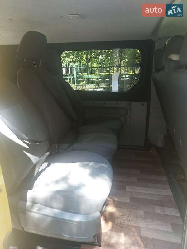 Мінівен Renault Trafic 2012 в Помічній