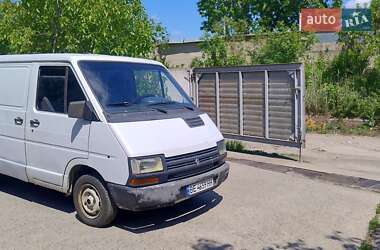 Грузовой фургон Renault Trafic 1990 в 