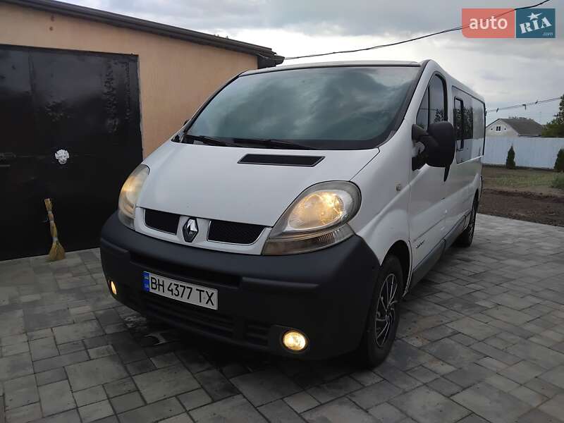 Грузовой фургон Renault Trafic 2005 в 