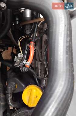 Грузовой фургон Renault Trafic 2005 в 