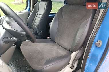 Мінівен Renault Trafic 2011 в 