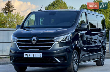 Минивэн Renault Trafic 2022 в 