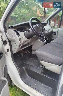 Минивэн Renault Trafic 2005 в 