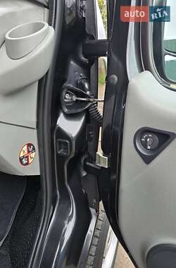 Минивэн Renault Trafic 2007 в 