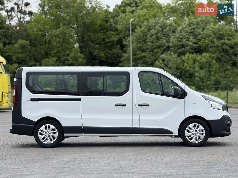 Мінівен Renault Trafic 2015 в Радивиліві