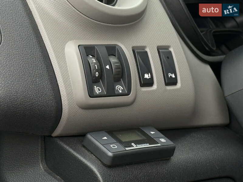 Мінівен Renault Trafic 2015 в Радивиліві