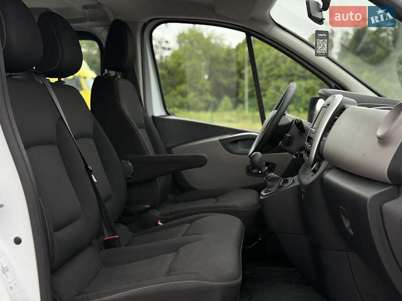 Мінівен Renault Trafic 2015 в Радивиліві
