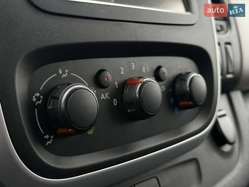 Мінівен Renault Trafic 2015 в Радивиліві
