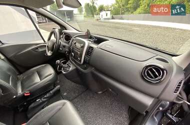 Минивэн Renault Trafic 2018 в 