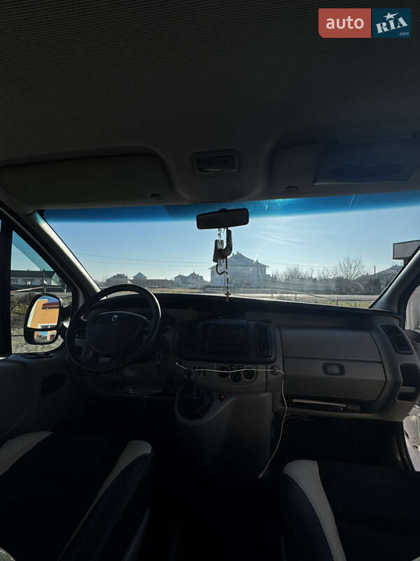 Минивэн Renault Trafic 2008 в Черновцах