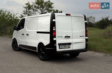 Грузовой фургон Renault Trafic 2015 в 
