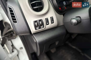 Грузовой фургон Renault Trafic 2015 в 