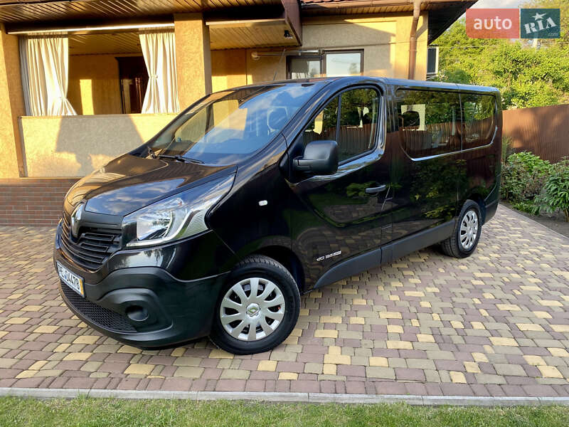 Мінівен Renault Trafic 2016 в 