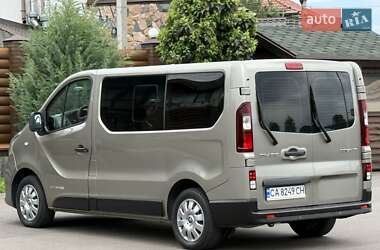 Мінівен Renault Trafic 2015 в 