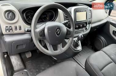 Мінівен Renault Trafic 2015 в 