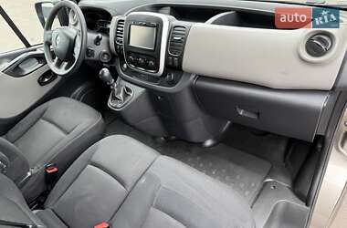 Мінівен Renault Trafic 2015 в 