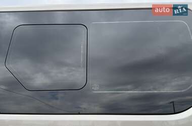Мінівен Renault Trafic 2015 в 